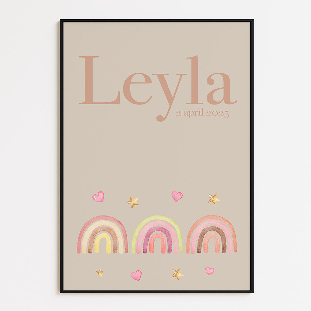 Naam met geboortedatum en regenboog